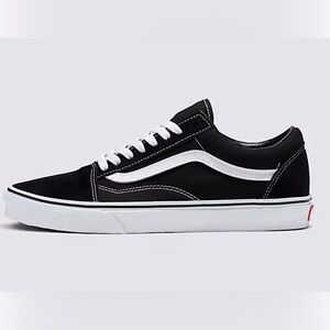 Brand new no tags, men’s size 10.5 Van’s Old Skool sneaker.